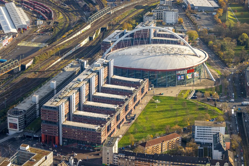 Aerial photograph Köln - Event and music-concert grounds of the Arena Lanxess Arena on Willy-Brandt-Platz in Cologne in the state North Rhine-Westphalia, Germany