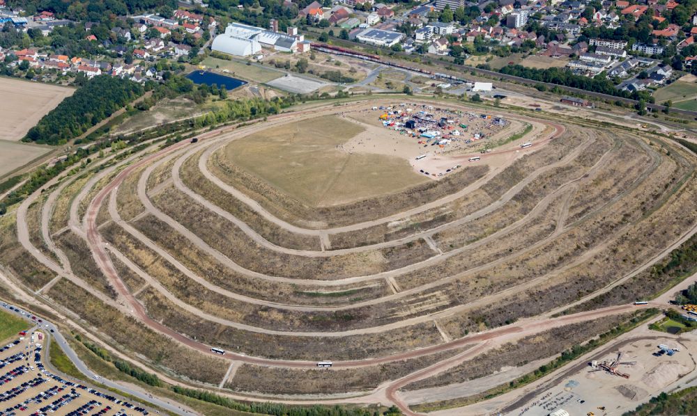 Sehnde from above - Site of heaped landfill with dem Bergfest 2022 on Kaliberg in Sehnde in the state Lower Saxony, Germany