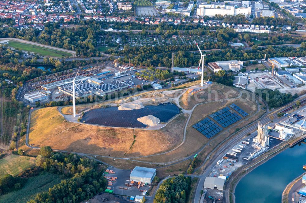Aerial photograph Karlsruhe - Site of heaped landfill Energieberg in the district Muehlburg in Karlsruhe in the state Baden-Wurttemberg, Germany
