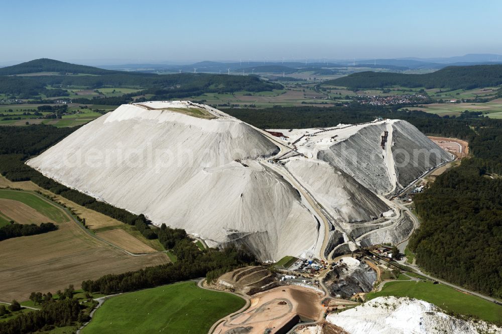 Hohenroda from the bird's eye view: Site of the mining stockpile for potash and salt production in Hohenroda in the state Hesse, Germany