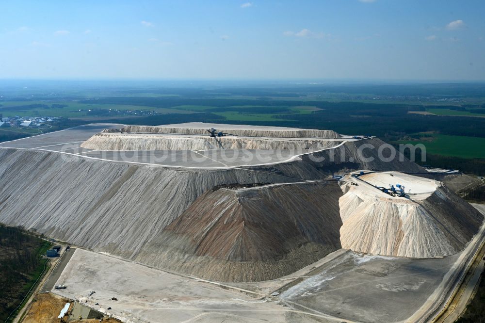 Aerial photograph Zielitz - Site of the mining stockpile for potash and salt production K+S Kalimandscharo in Zielitz in the state Saxony-Anhalt, Germany