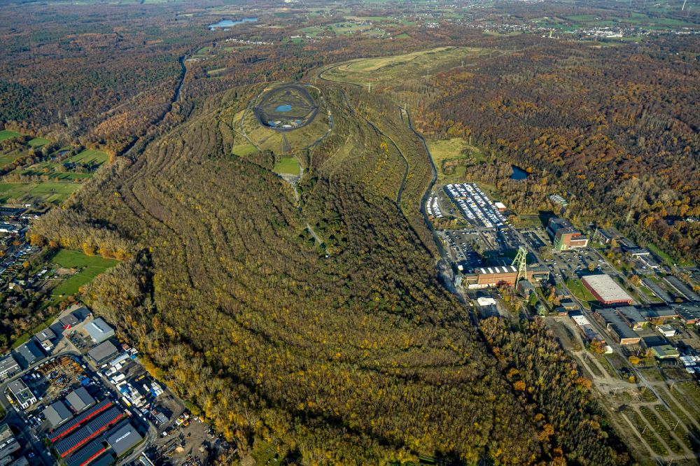 Bottrop from the bird's eye view: Reclamation site of the former mining dump Haniel in Bottrop in the state North Rhine-Westphalia