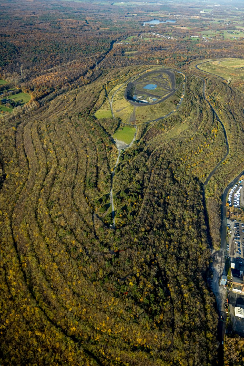 Aerial image Bottrop - Reclamation site of the former mining dump Haniel in Bottrop in the state North Rhine-Westphalia
