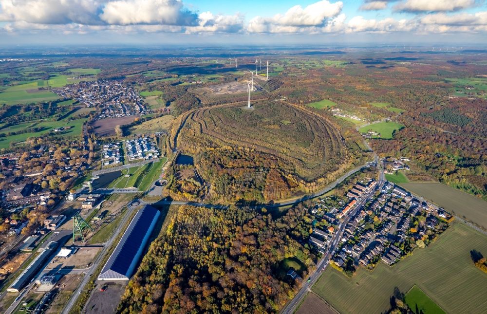 Aerial photograph Dinslaken - Reclamation site of the former mining dump Lohberg in the district Oberlohberg in Dinslaken in the state North Rhine-Westphalia, Germany