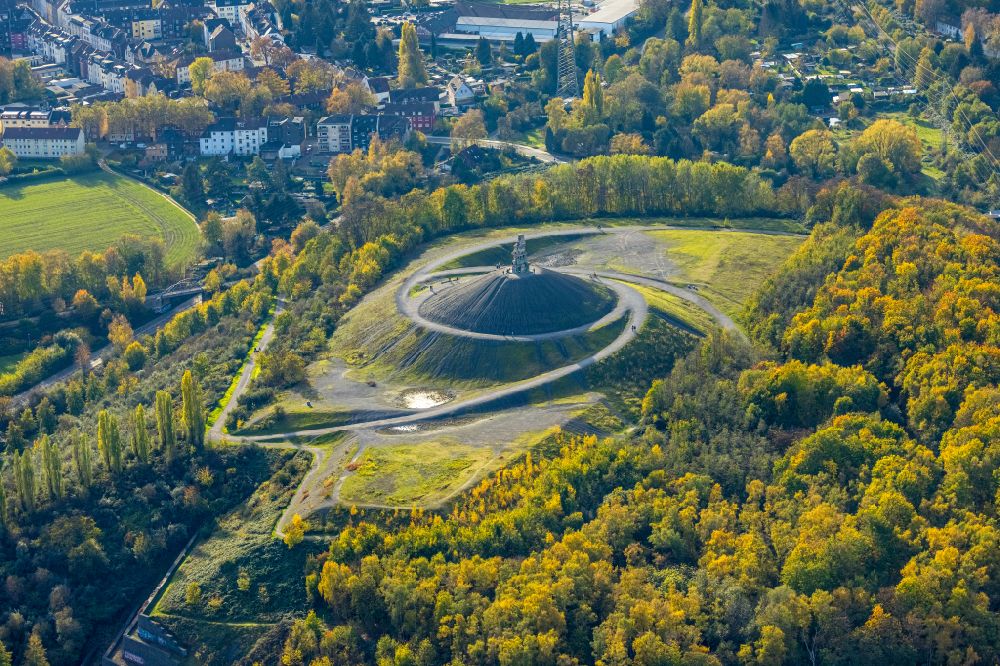 Aerial photograph Gelsenkirchen - Reclamation site of the former mining dump Rheinelbe and todays recreation area in the district Ueckendorf in Gelsenkirchen at Ruhrgebiet in the state North Rhine-Westphalia, Germany