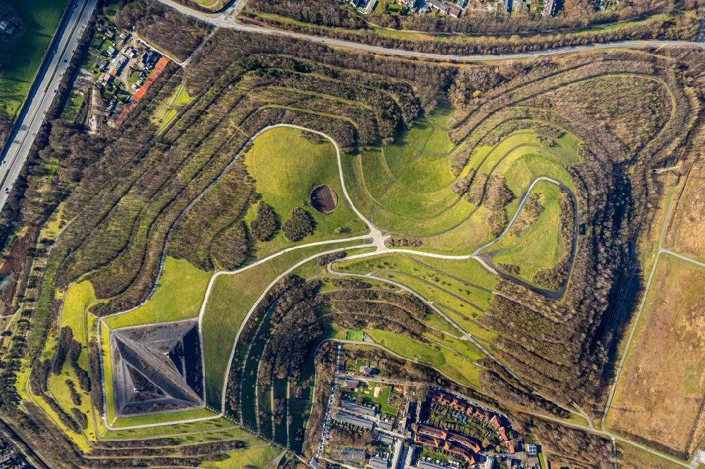 Aerial photograph Gelsenkirchen - Reclamation site of the former mining dump Rungenberghalde in the district Buer in Gelsenkirchen at Ruhrgebiet in the state North Rhine-Westphalia, Germany