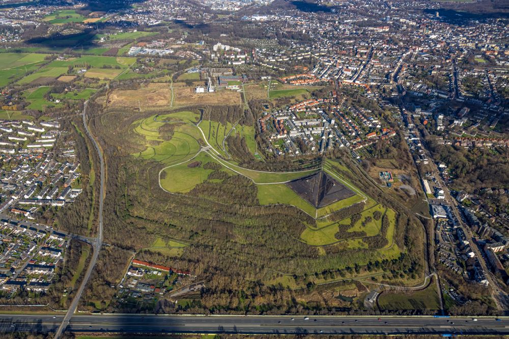 Aerial image Gelsenkirchen - Reclamation site of the former mining dump Rungenberghalde in the district Buer in Gelsenkirchen at Ruhrgebiet in the state North Rhine-Westphalia, Germany