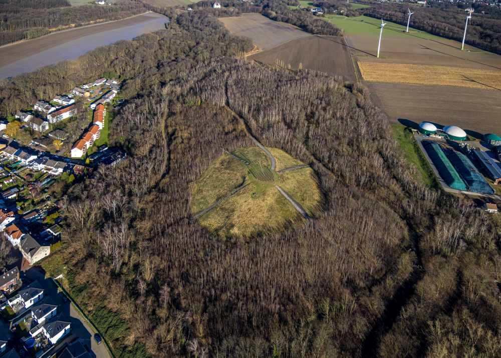 Aerial image Castrop-Rauxel - Reclamation site of the former mining dump with sundial Schweriner Halde in Castrop-Rauxel in the state North Rhine-Westphalia