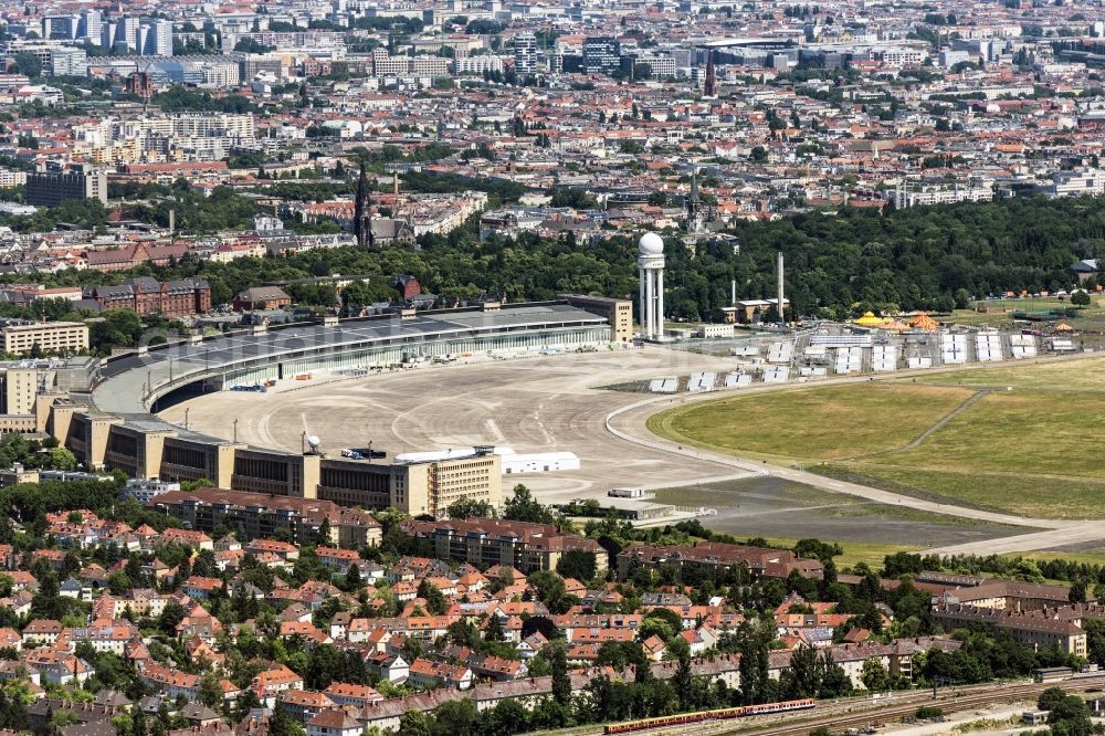 Aerial photograph Berlin - Former airport Berlin-Tempelhof Tempelhofer Freiheit in the Tempelhof part of Berlin, Germany