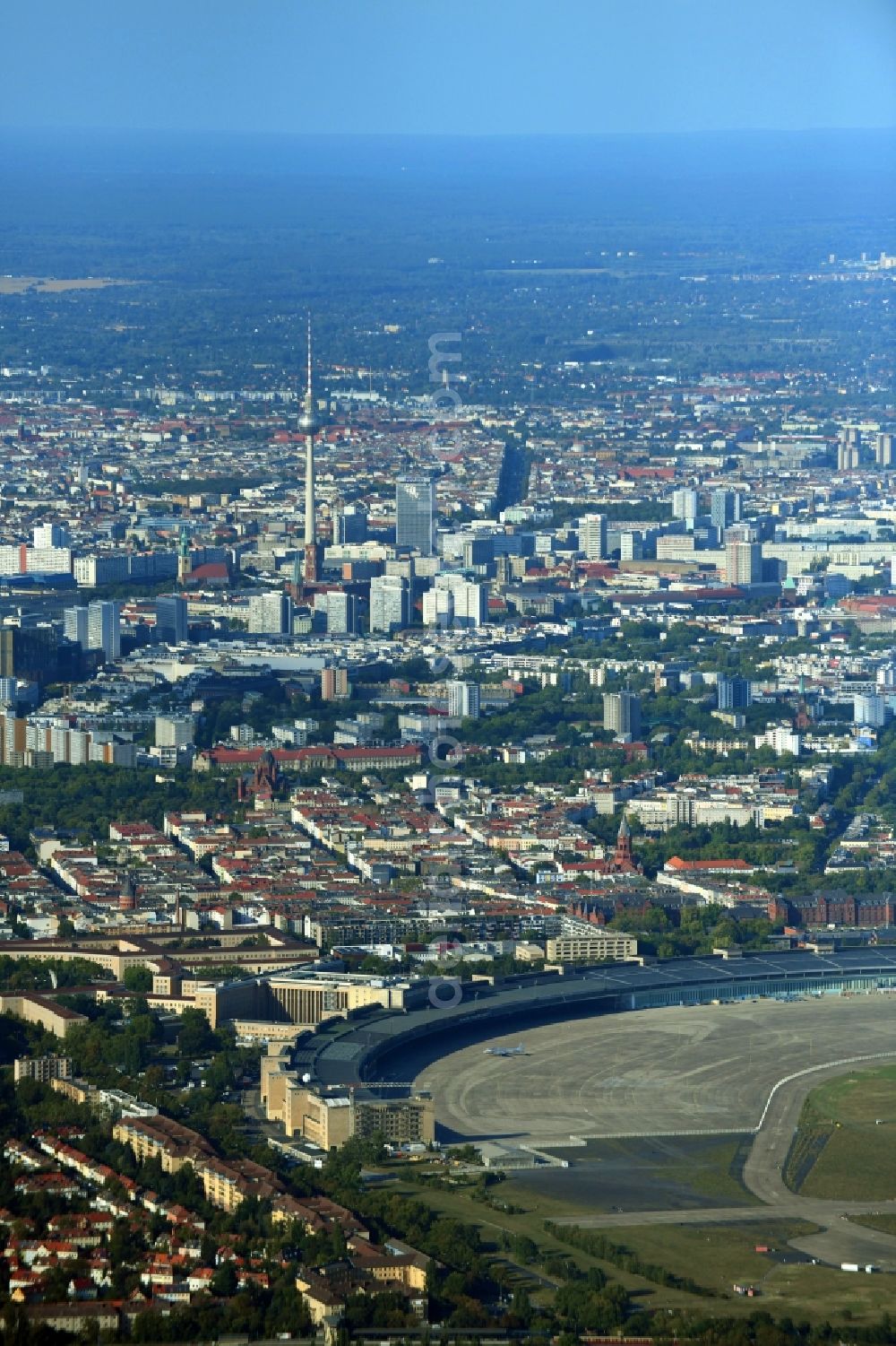 Berlin from the bird's eye view: Premises of the former airport Berlin-Tempelhof Tempelhofer Freiheit in the Tempelhof part of Berlin, Germany