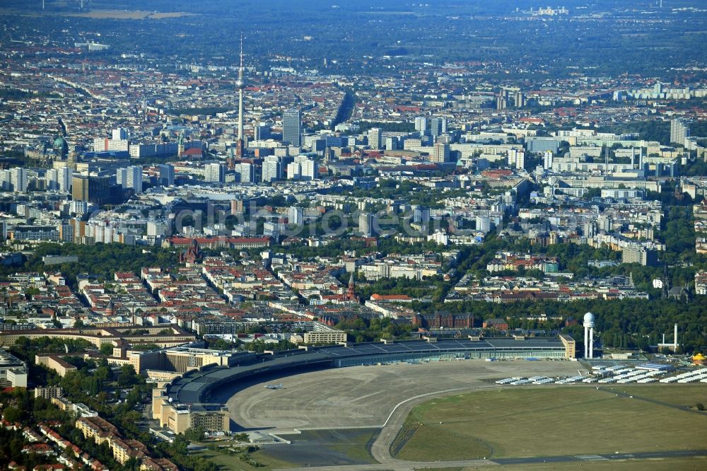 Aerial image Berlin - Premises of the former airport Berlin-Tempelhof Tempelhofer Freiheit in the Tempelhof part of Berlin, Germany