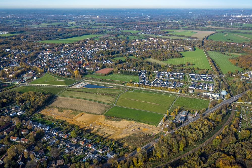 Gelsenkirchen from above - Reclamation site of the former coking plant Hassel in Gelsenkirchen in North Rhine-Westphalia. Here the Stadtteilpark Hassel created after plans of the city of Gelsenkirchen, Ruhr Oel GmbH and RAG Montan Immobilien GmbH