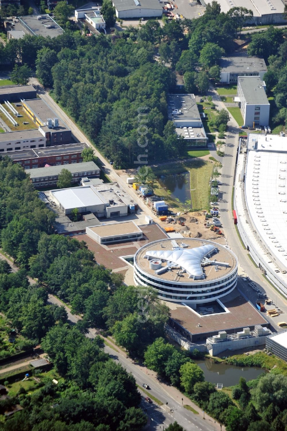 Hamburg from the bird's eye view: The new building of the site of EMBL, the European Molecular Biology Laboratory (EMBL) at the particle accelerator Petra III Hamburg. The European Molecular Biology Laboratory is a non-profit organisation and a basic research institute funded by public research monies from 20 member states and one associate member
