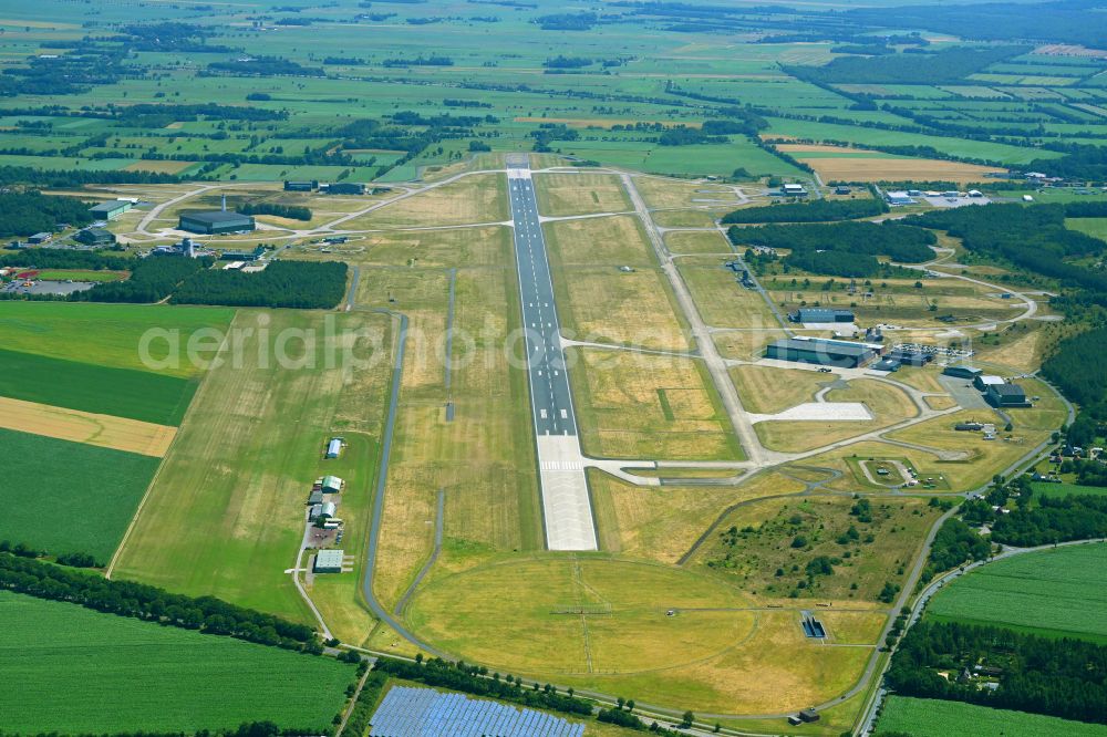 Nordholz from above - Runways with taxiways, hangar facilities and terminals on the grounds of Airport in Nordholz in the state Lower Saxony, Germany