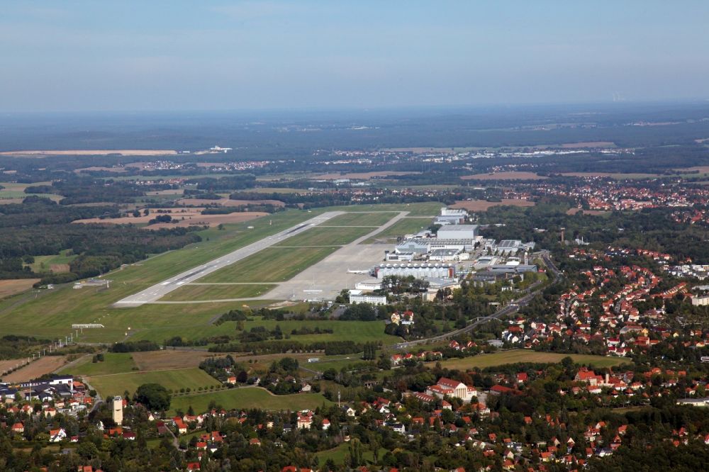 Aerial image Dresden - Runway with hangar taxiways and terminals on the grounds of the airport in the district Klotzsche in Dresden in the state Saxony, Germany