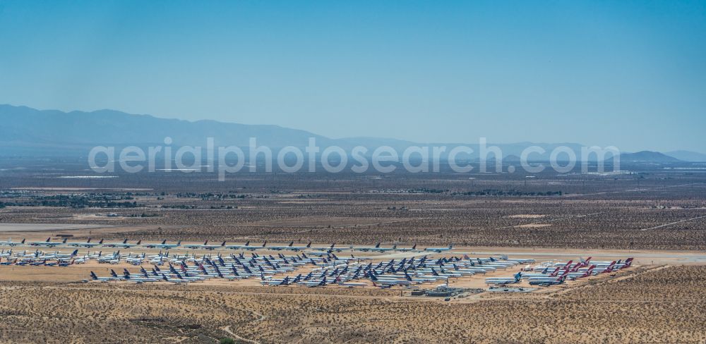 Victorville from the bird's eye view: Runway with hangar taxiways and terminals on the grounds of the airport Southern California Logistics Airport in Victorville in California, United States of America