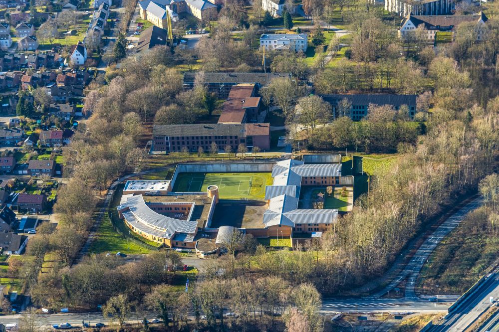 Aerial image Dortmund - Security fencing on the grounds of forensics - psychiatry on Westf. Zentrum fuer Psychiatrie on Leni-Rommel-Strasse in the district Aplerbeck in Dortmund in the state North Rhine-Westphalia