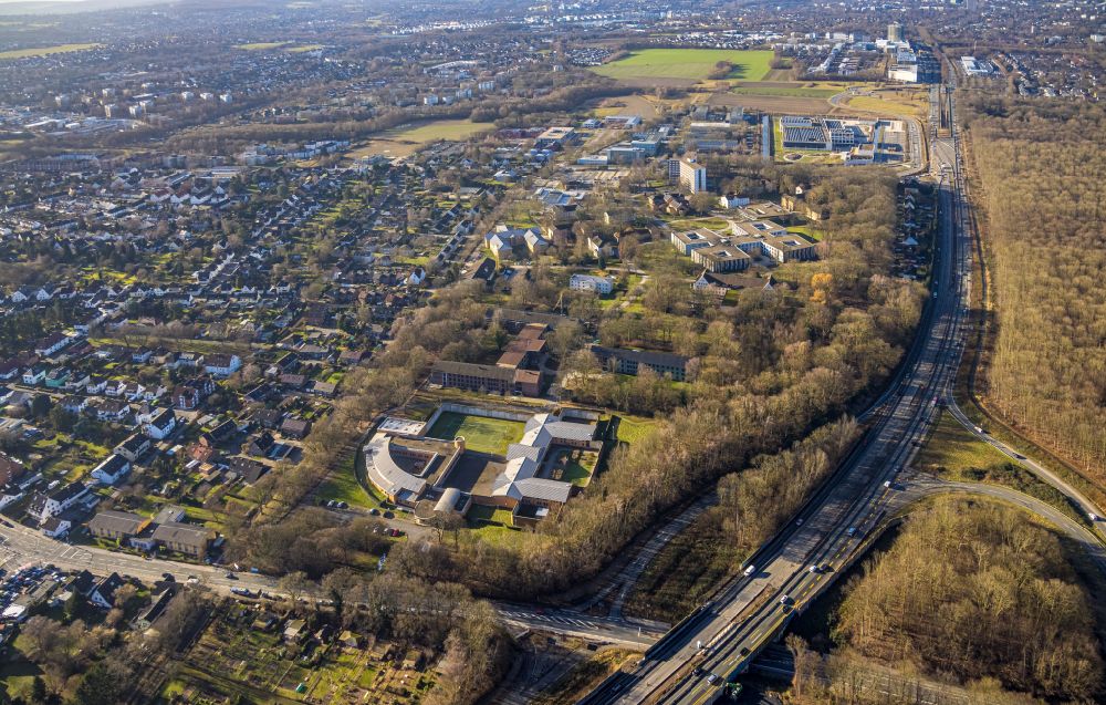 Aerial photograph Dortmund - Security fencing on the grounds of forensics - psychiatry on Westf. Zentrum fuer Psychiatrie on Leni-Rommel-Strasse in the district Aplerbeck in Dortmund in the state North Rhine-Westphalia