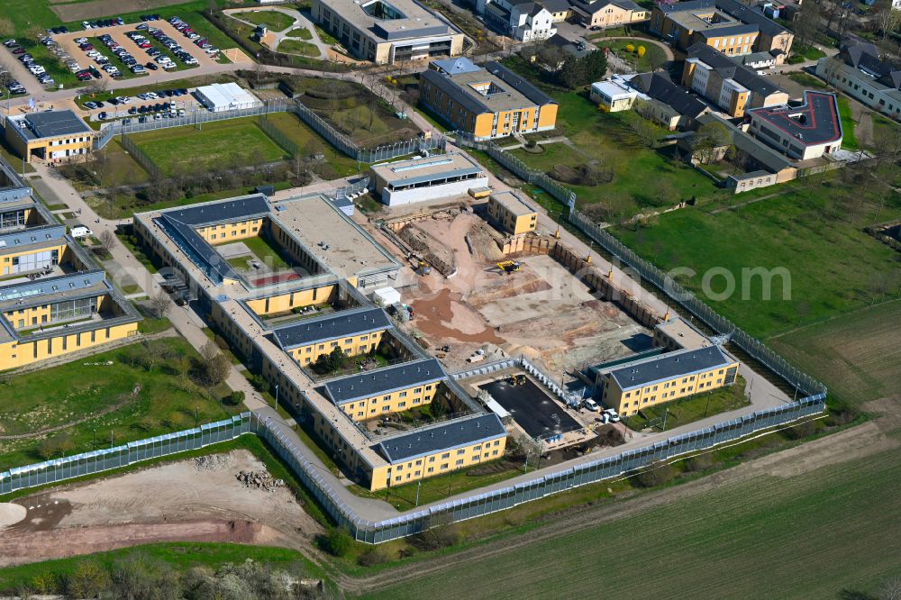 Aerial photograph Bernburg (Saale) - Surrounded by security fence premises of Forensic clinic on street Olga-Benario-Strasse in the district Neuborna in Bernburg (Saale) in the state Saxony-Anhalt, Germany