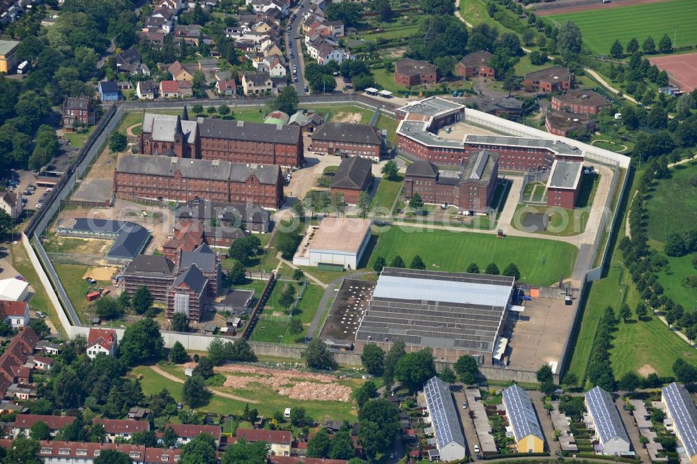 Aerial photograph Bremen - Terrain and prison-building complex of the prison JVA Bremen