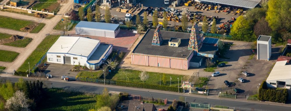 Hamm from the bird's eye view: Premises of the Hindu Sri-Kamadchi-Ampal- Temple amidst commercial and industrial premises in the Uentrop part of Hamm in the state of North Rhine-Westphalia