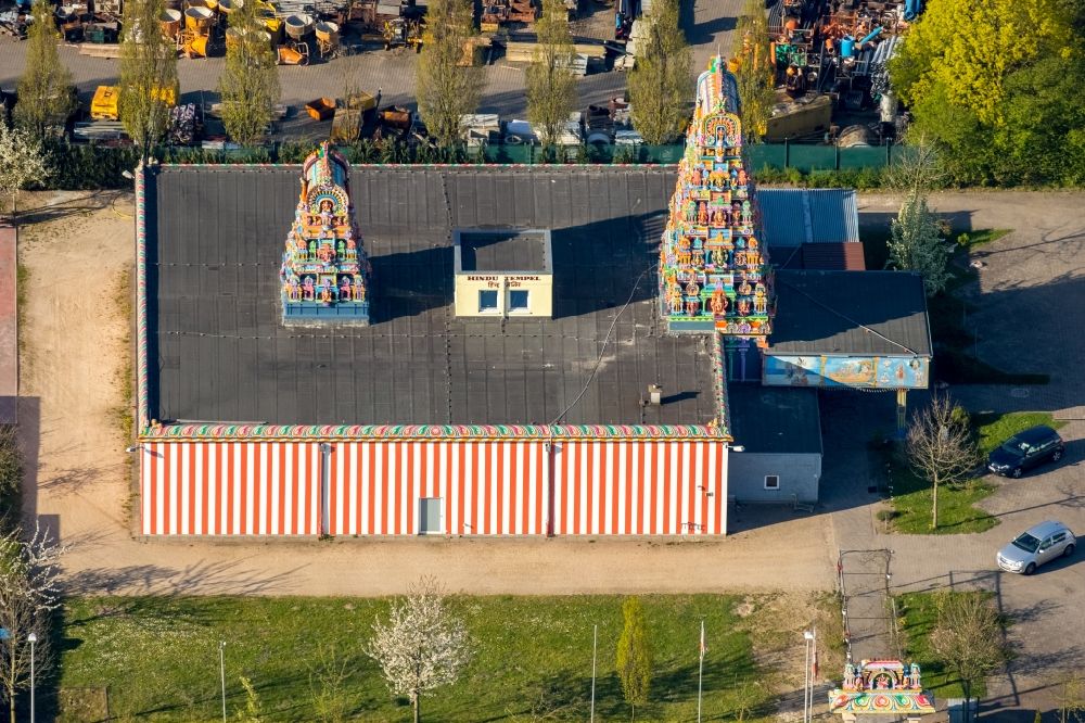 Aerial image Hamm - Premises of the Hindu Sri-Kamadchi-Ampal- Temple amidst commercial and industrial premises in the Uentrop part of Hamm in the state of North Rhine-Westphalia
