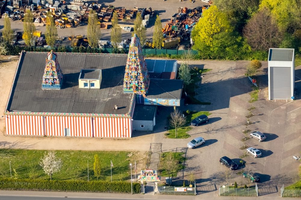 Hamm from above - Premises of the Hindu Sri-Kamadchi-Ampal- Temple amidst commercial and industrial premises in the Uentrop part of Hamm in the state of North Rhine-Westphalia