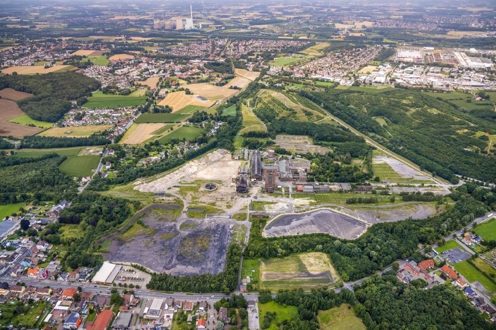 Aerial image Hamm - Demolition work on the site of the Industry- ruins Zeche Heinrich Robert in Wiescherhoefen at Ruhrgebiet in the state North Rhine-Westphalia, Germany