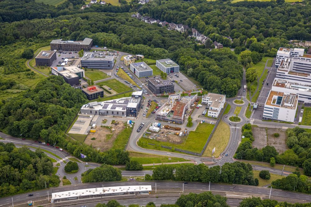 Aerial photograph Bochum - Site of the Innovation Center for Healthcare of Kampmann Hoersysteme GmbH and contec - Gesellschaft fuer Organizationsentwicklung mbH on the health campus in the district of Bochum Sued in the district of Querenburg in Bochum in the Ruhr area in the state North Rhine-Westphalia, Germany