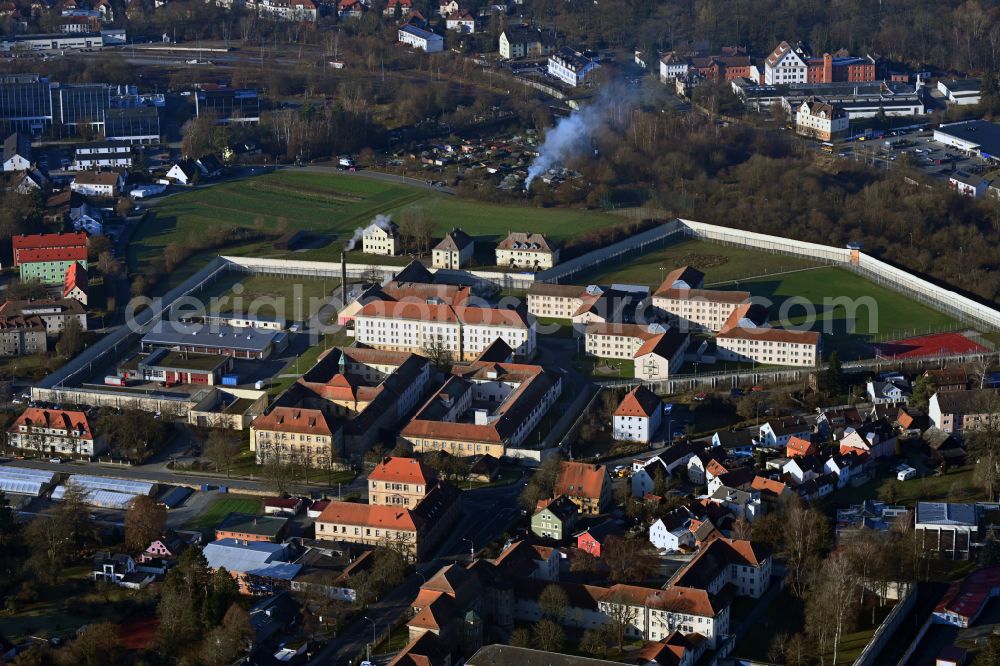 Aerial image Bayreuth - Prison grounds and high security fence Prison in the district Schiesshaus in Bayreuth in the state Bavaria