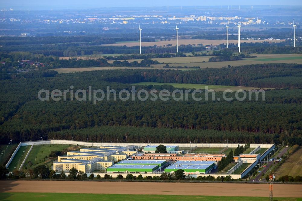 Aerial photograph Burg - Prison grounds and high security fence Prison in Burg in the state Saxony-Anhalt