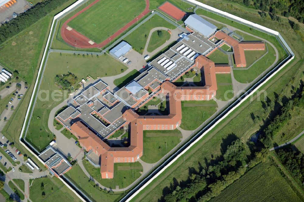 Aerial image Sehnde - Prison grounds and high security fence Prison in Sehnde in the state Lower Saxony