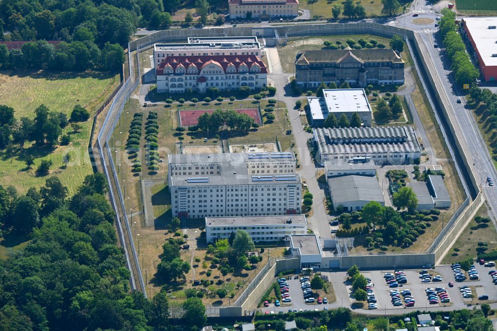 Aerial image Leipzig - Prison premises and secure fencing of the JVA - correctional hospital - prison hospital on street Leinestrasse in the district Meusdorf in Leipzig in the state Saxony, Germany