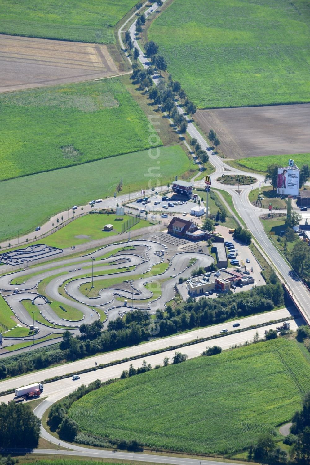 Aerial photograph Bispingen - Site of the go-kart race track Ralf Schumacher Kart & Bowl at the BAB federal motorway E45 - A7 Bispingen in the state of Lower Saxony