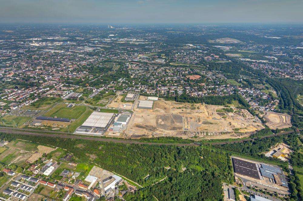 Gelsenkirchen from above - Grounds of the future industrial park Schalker Verein East of the logistics center of Wheels Logistics in Gelsenkirchen in the state of North Rhine-Westphalia. The center is part of the newly developed commercial area East on Schalker Verein