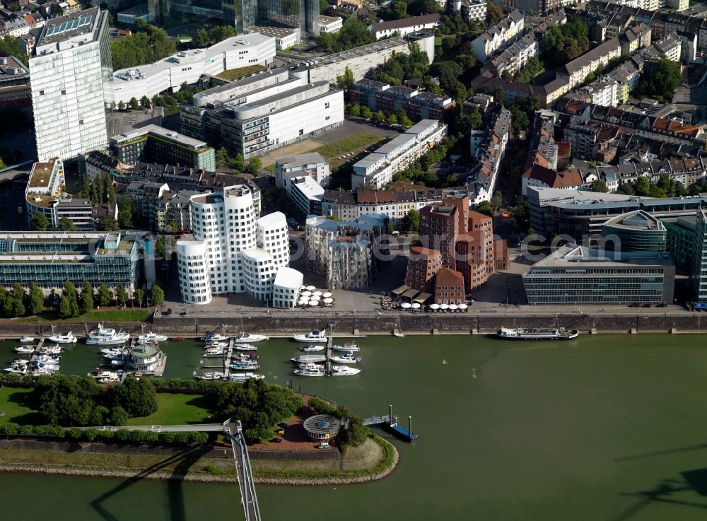 Aerial photograph Düsseldorf - Site of the Düsseldorf media harbor on the banks of the Rhine in North Rhine-Westphalia