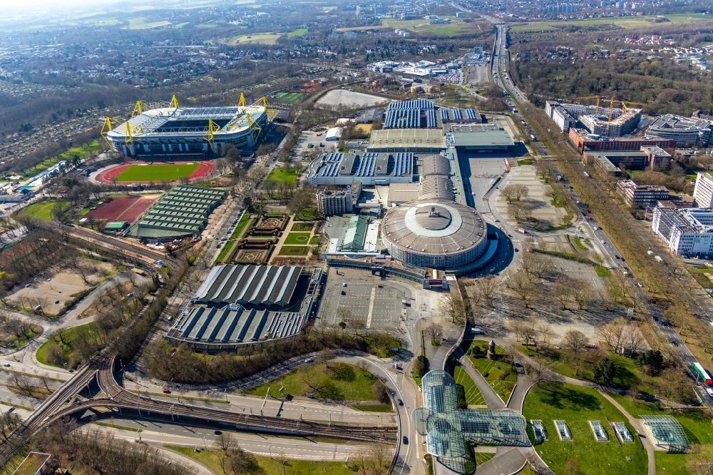 Dortmund from above - Exhibition grounds, congress center and exhibition halls of the Westfalenhallen in Dortmund in the state of North Rhine-Westphalia