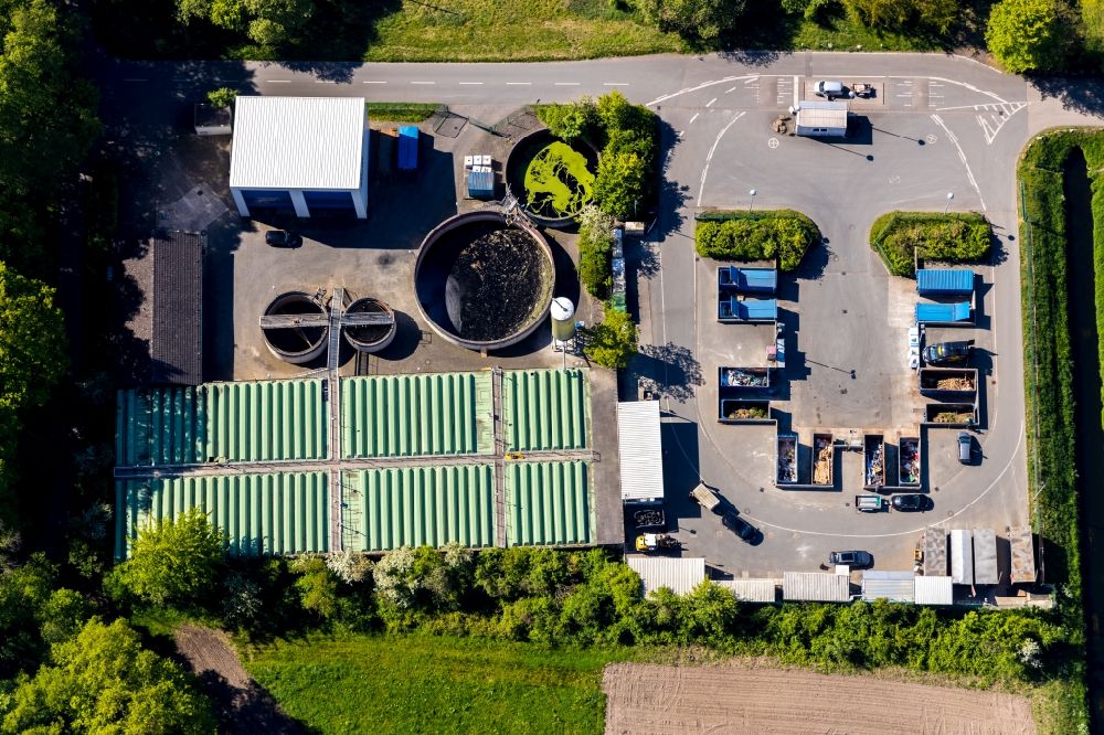 Münster from above - Site waste and recycling sorting with fire water tapping point on Zentraldeponie II Zum Heidehof in Muenster in the state North Rhine-Westphalia, Germany