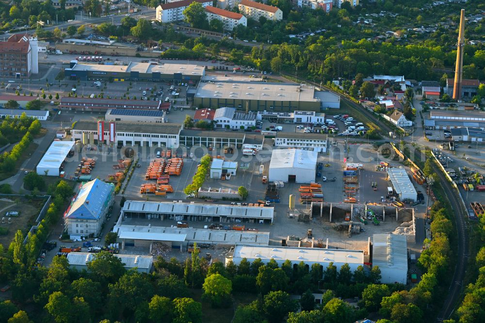 Halle (Saale) from the bird's eye view: Site waste and recycling sorting of WER-Wertstofferfassung and Recycling Halle GmbH in the district Thaerviertel in Halle (Saale) in the state Saxony-Anhalt, Germany