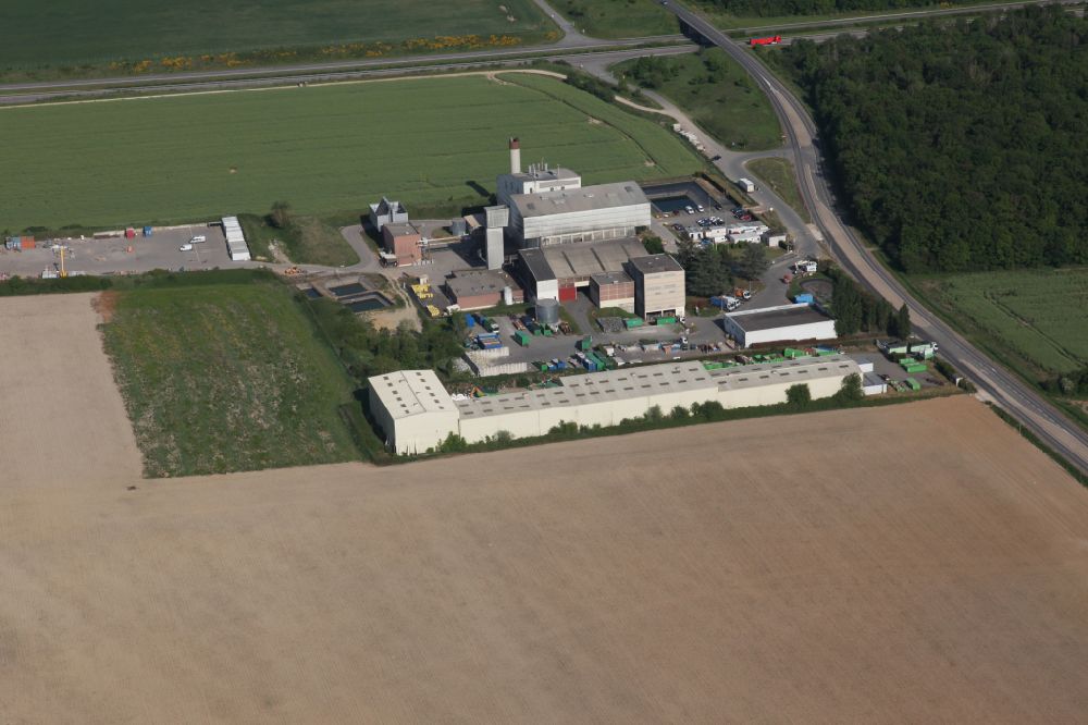 Aerial image Gien - Site waste and recycling sorting Centrais recyclage in Gien in Centre-Val de Loire, France