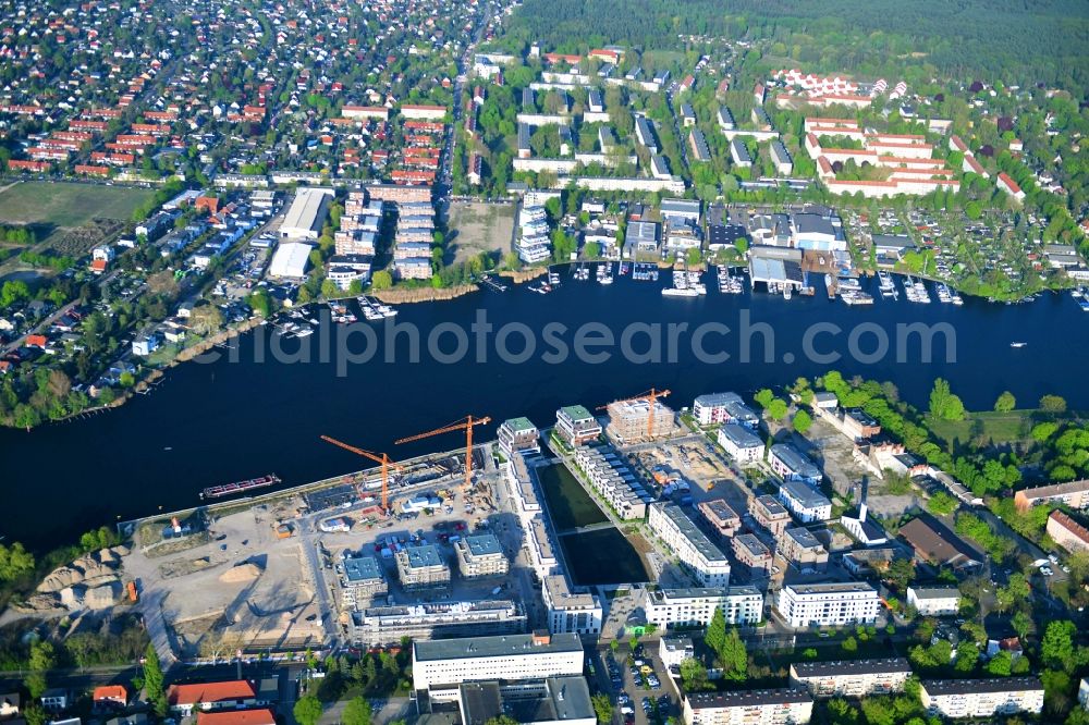 Aerial image Berlin - View of the area of the new construction project NeueWasserliebe - 52 Grad Nord Wohnen am Wasser in Berlin-Gruenau in the district of Gruenau in Berlin