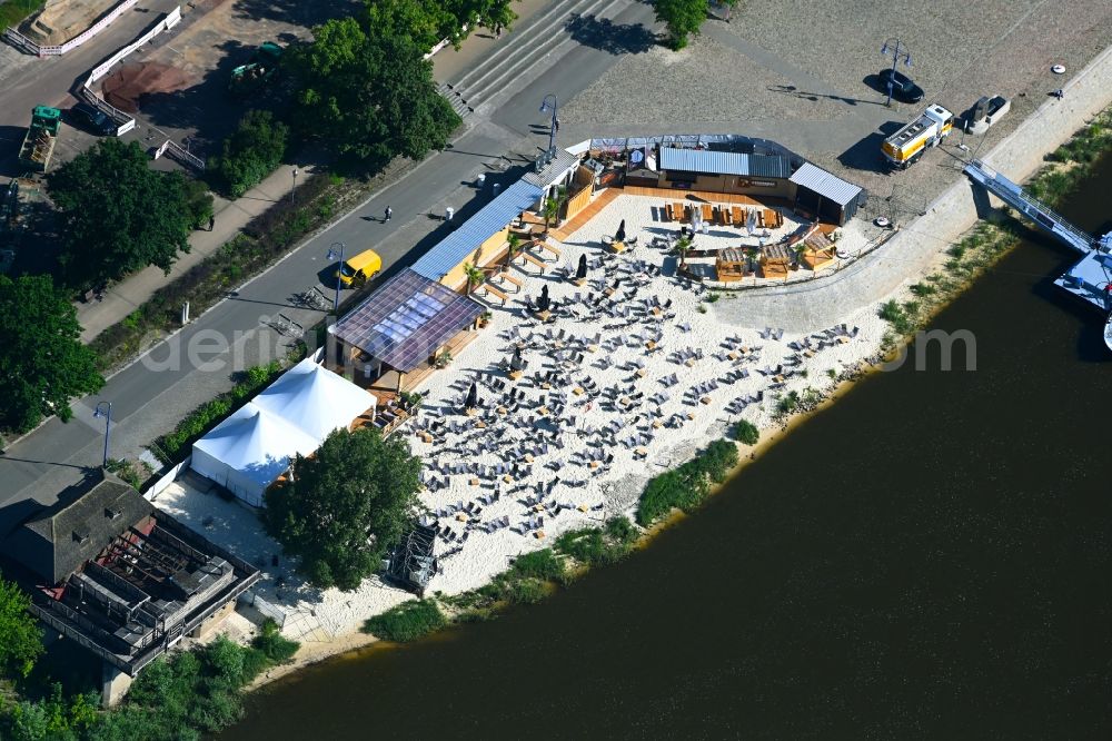 Aerial photograph Magdeburg - Site of the beach on the banks of the Elbe in Magdeburg in Saxony-Anhalt