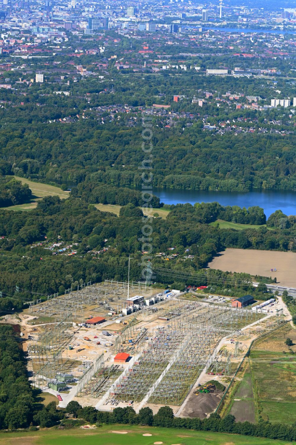 Aerial photograph Hamburg - Site of the substation for voltage conversion and electrical power supply on Hegenredder in the district Billstedt in Hamburg, Germany