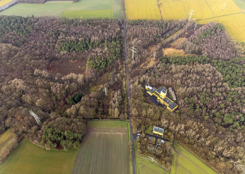Aerial image Rünthe - Site of the substation for voltage conversion and electrical power supply Sandbochum in Ruenthe at Ruhrgebiet in the state North Rhine-Westphalia, Germany