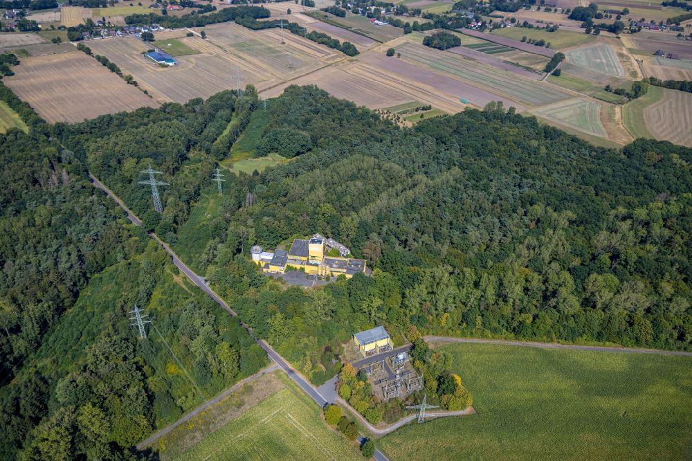 Aerial photograph Rünthe - Site of the substation for voltage conversion and electrical power supply Sandbochum in Ruenthe at Ruhrgebiet in the state North Rhine-Westphalia, Germany