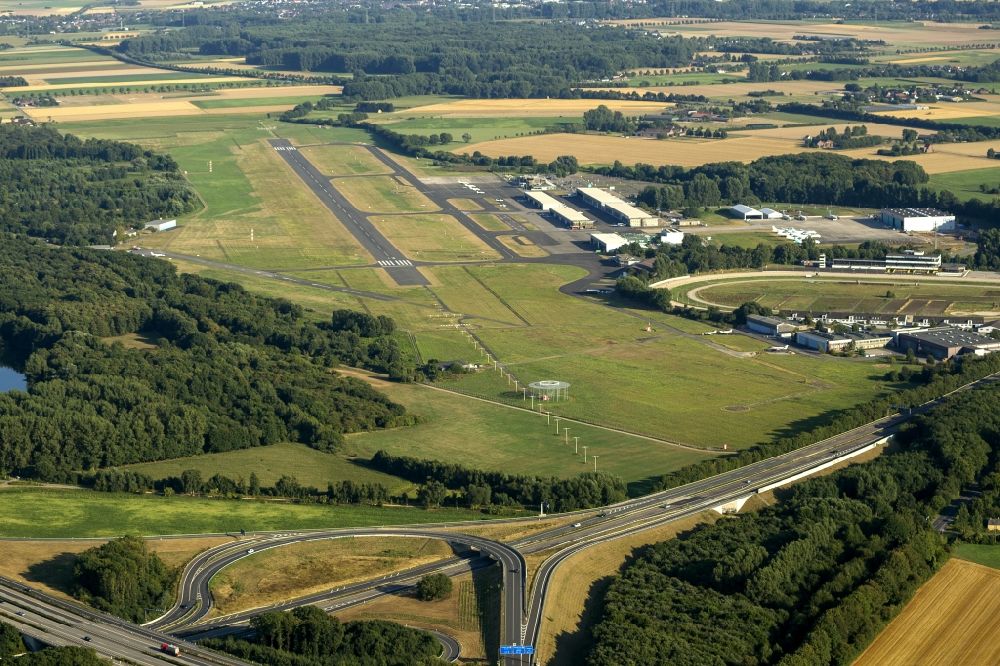 Aerial image Mönchengladbach - Site of the airfield airport Mönchengladbach, in North Rhine-Westphalia