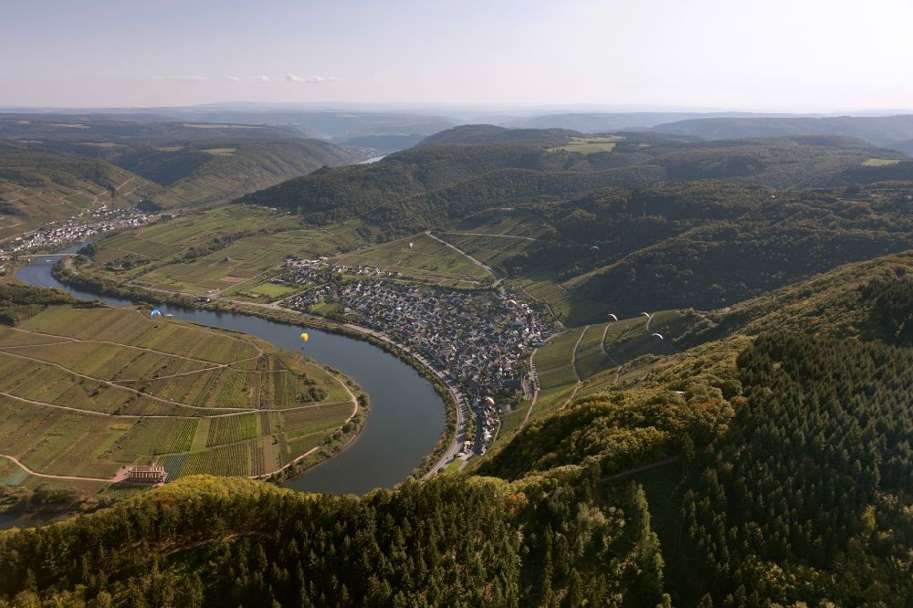 Aerial image Bremm - View of the town Bremm in the state of Rhineland-Palatinate