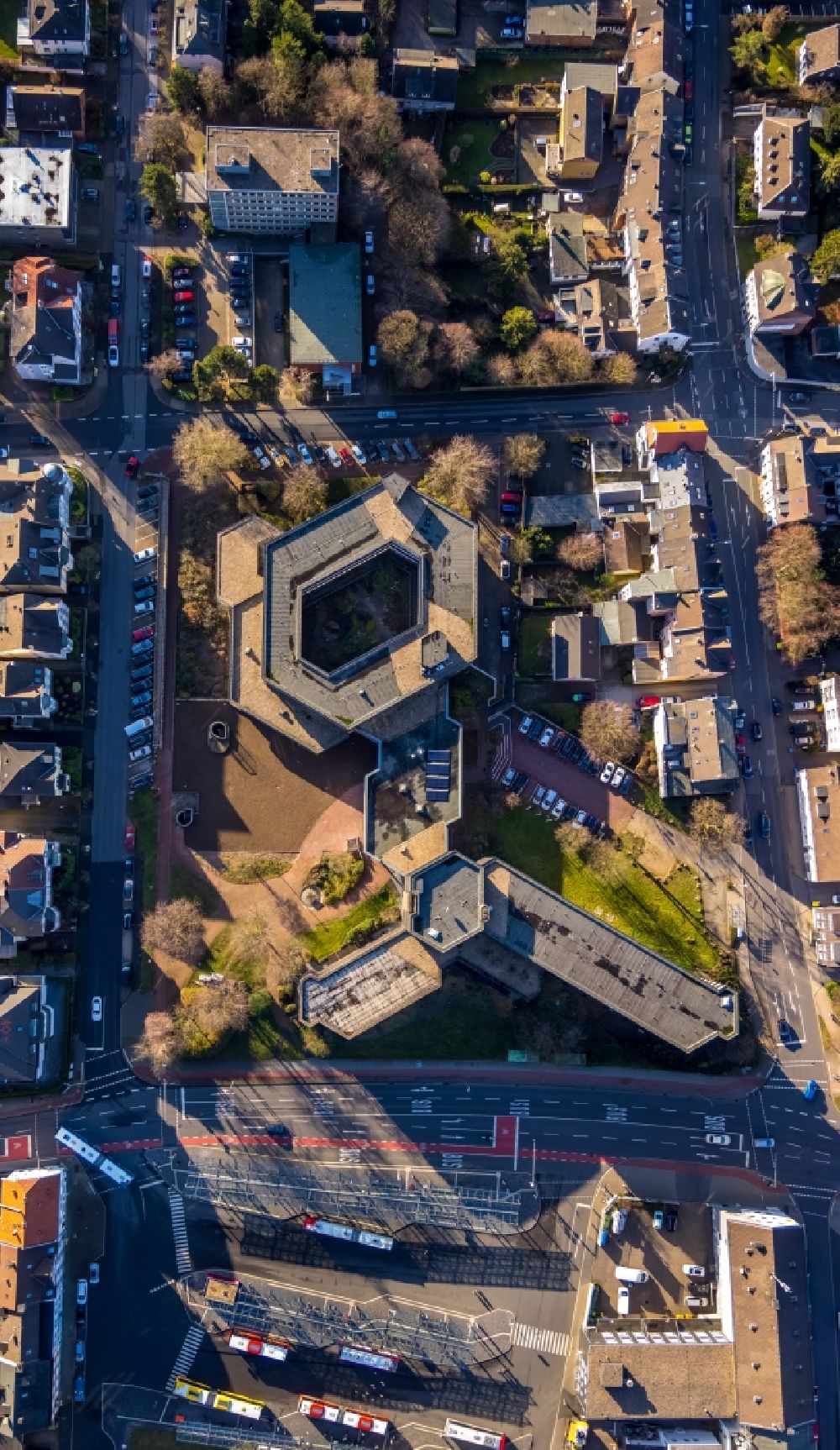 Aerial photograph Velbert - Court- Building complex of the Amtsgericht Velbert and the Finanzamt Velbert on Nedderstrasse in Velbert in the state North Rhine-Westphalia, Germany