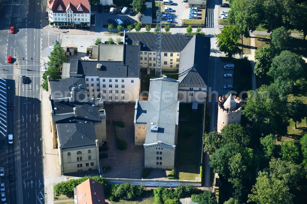 Prenzlau from the bird's eye view: Court- Building complex of the Amtsgerichtes and of Polizeirevier on Baustrasse in Prenzlau in the state Brandenburg, Germany