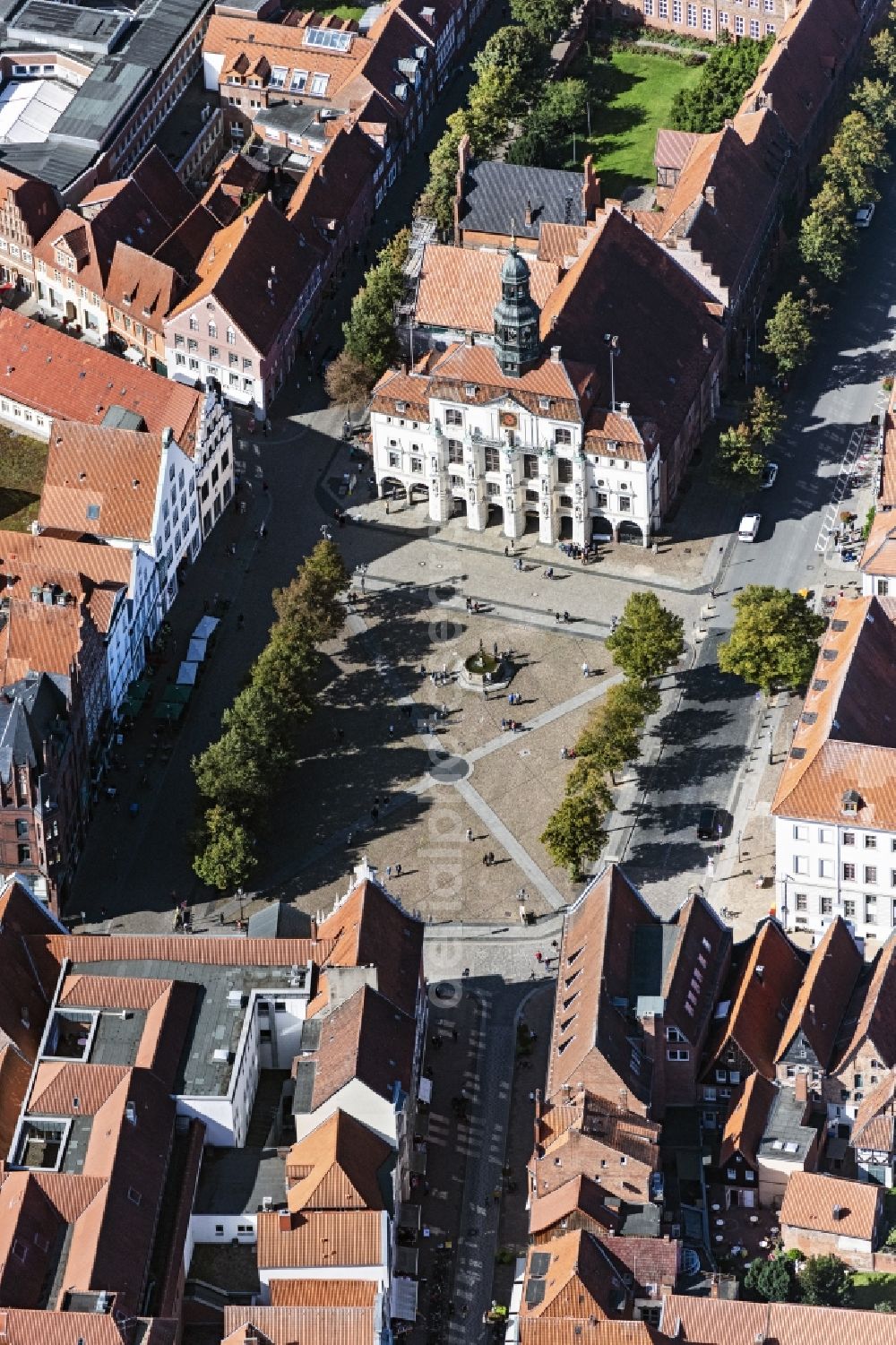 Aerial photograph Lüneburg - Court- Building complex of of Landgericht Lueneburg on Marktplatz in Lueneburg in the state Lower Saxony, Germany